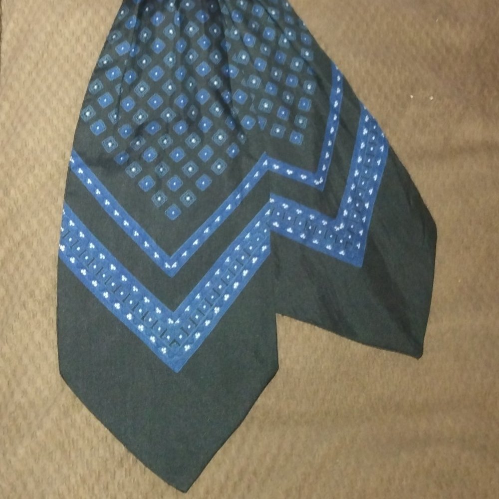 ❤️CHRISTIAN DIOR NAVY/Light Blue Silk Ascot Tie Scarf BERGDORF GOODMAN ITALY - Picture 6 of 6
